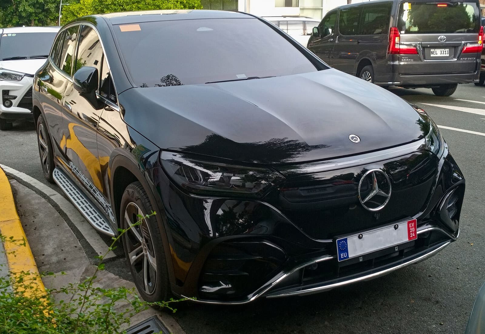 Foto: Ethan Llamas, CC BY-SA 4.0 Mercedes-Benz EQE SUV