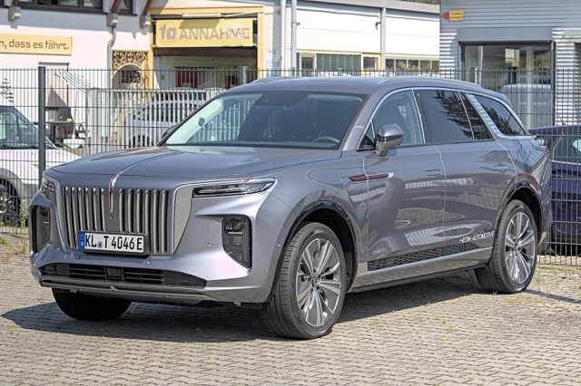 Hongqi E-HS9