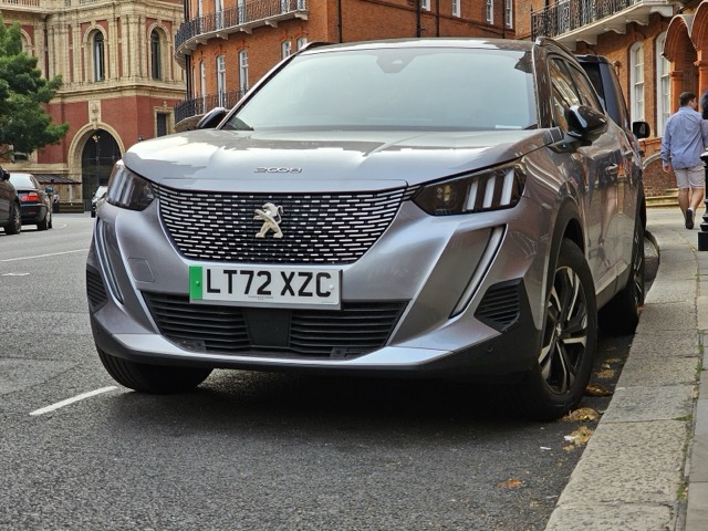 Peugeot e-2008